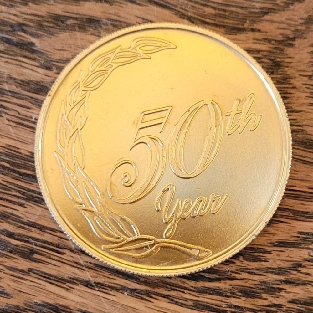 Vintage 1975 Hialeah Thoroughbred Racing 50 Year Coin